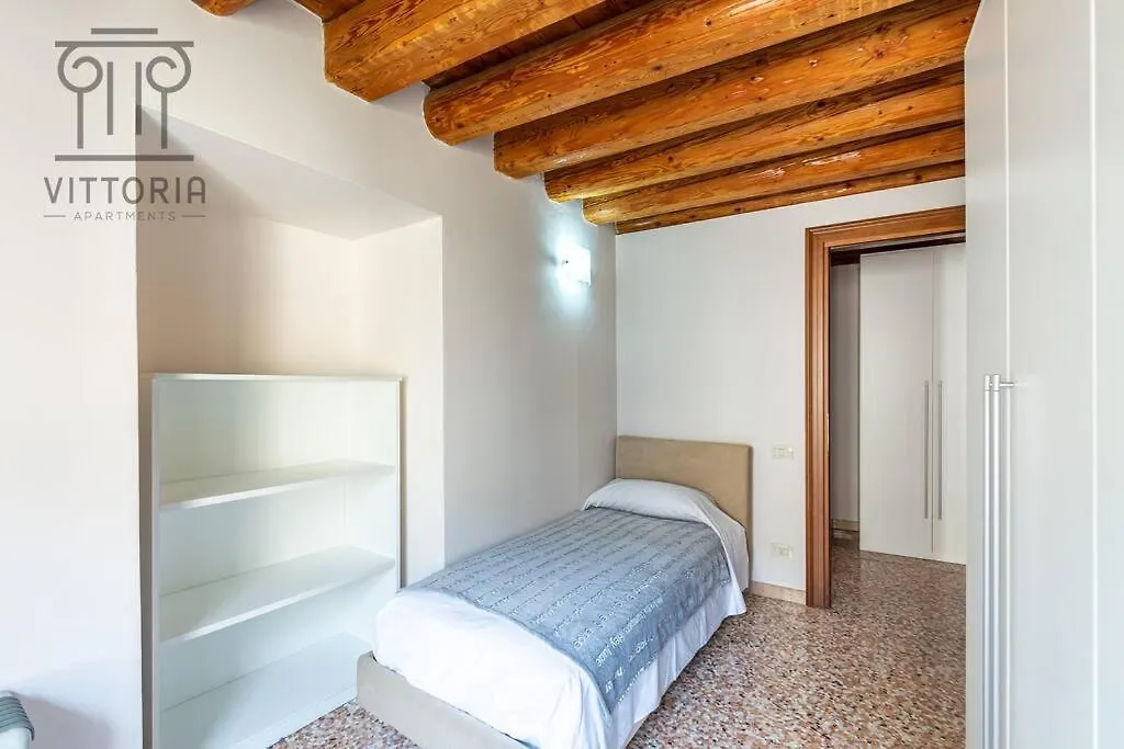 Apartment Vittoria Apartments: Palladio 2 Vicenza
